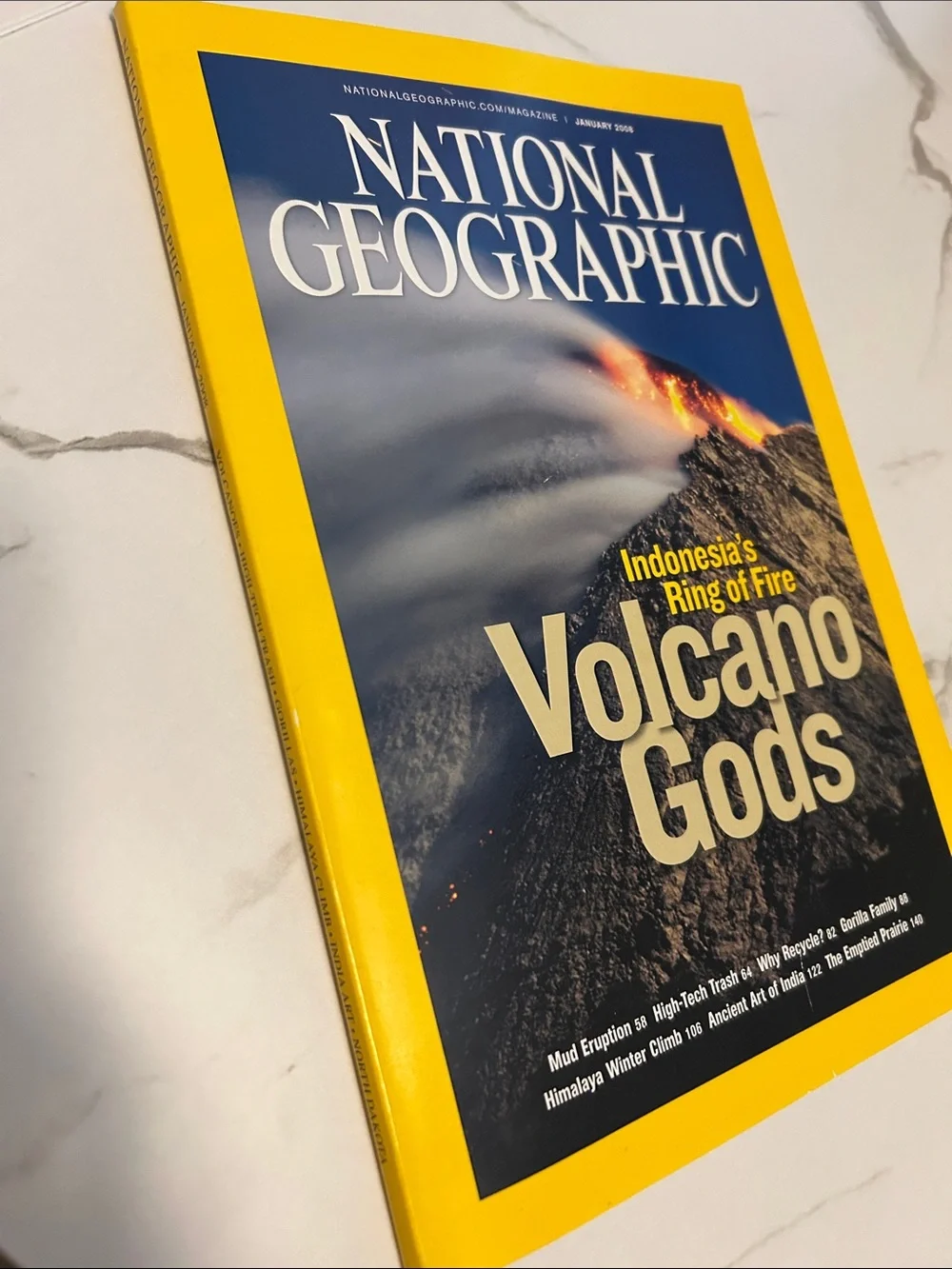 Vintage 01/2008 - National Geographic - Volcano gods - Volume 213 - No. 1